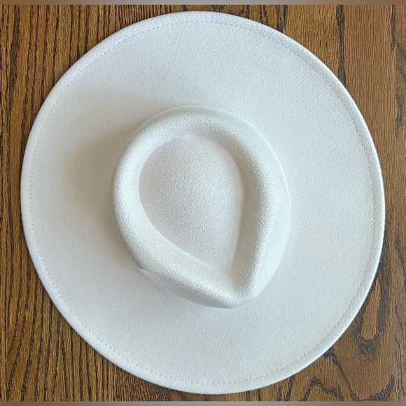 Kindred NWT Cream/Off White Fall Wide Brim Fedora Hat Adjustable Size - Picture 2 of 6